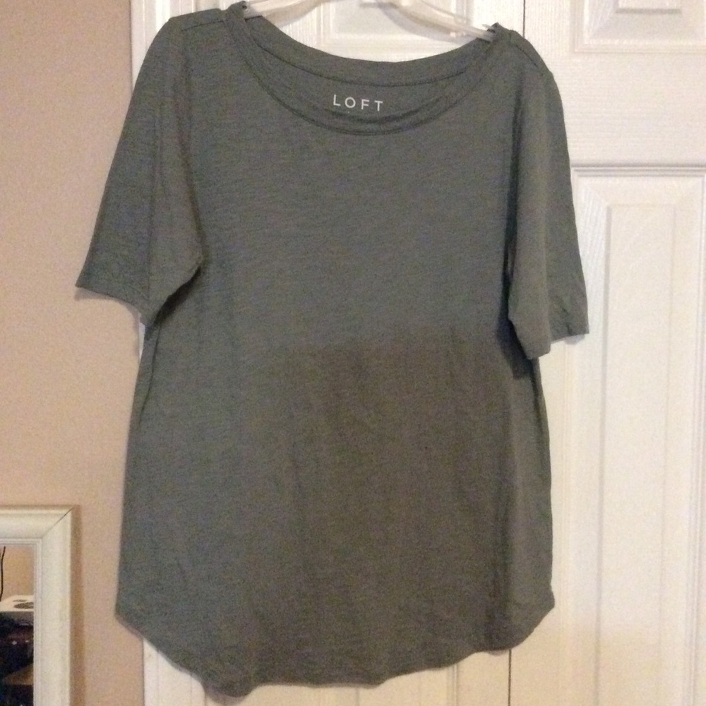 Women small very soft loft brand T-shirt